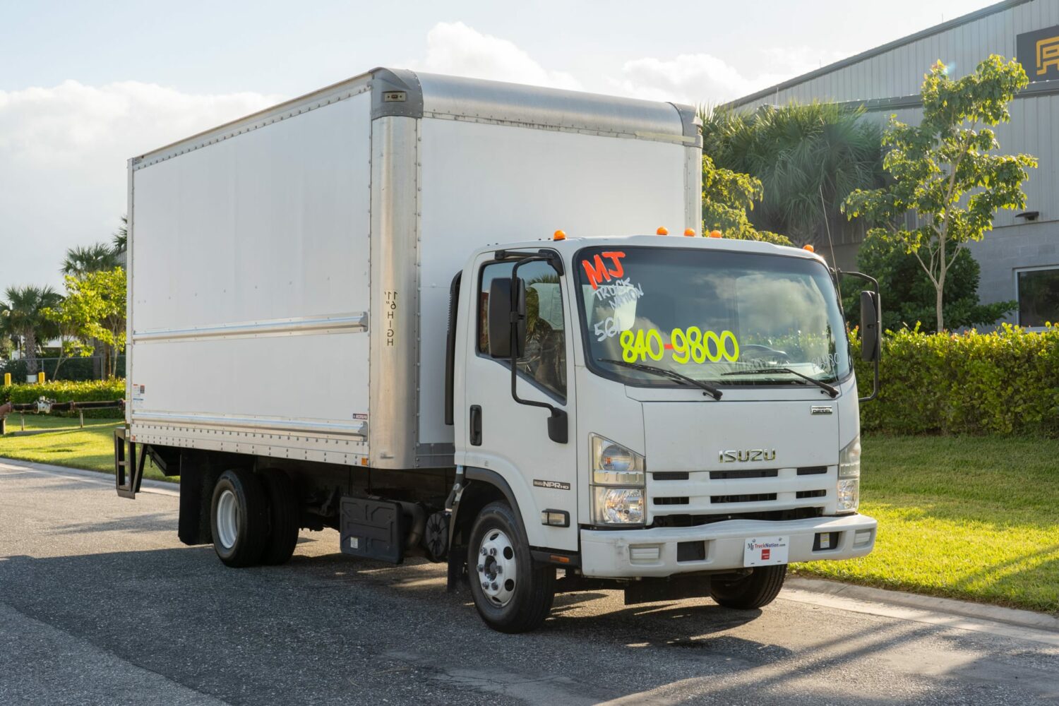 Isuzu Box Truck Dealer